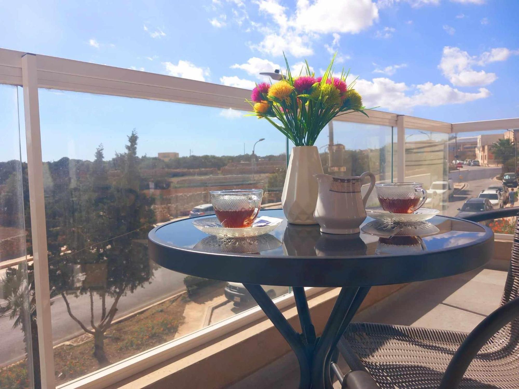Large, 3 Bedroom Apartment In Marsascala マルサスカーラ エクステリア 写真