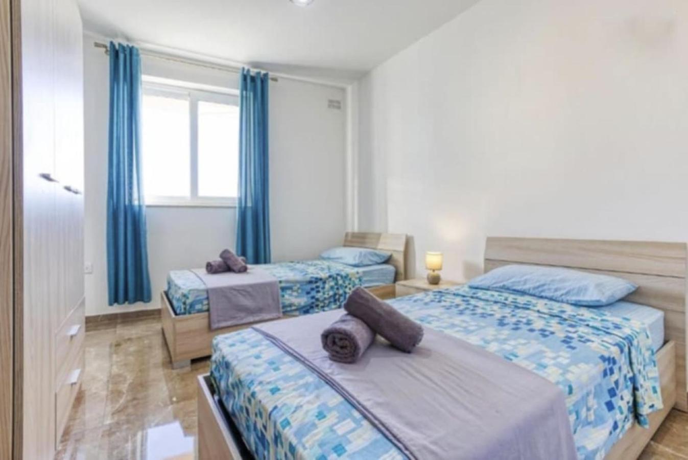Large, 3 Bedroom Apartment In Marsascala マルサスカーラ エクステリア 写真