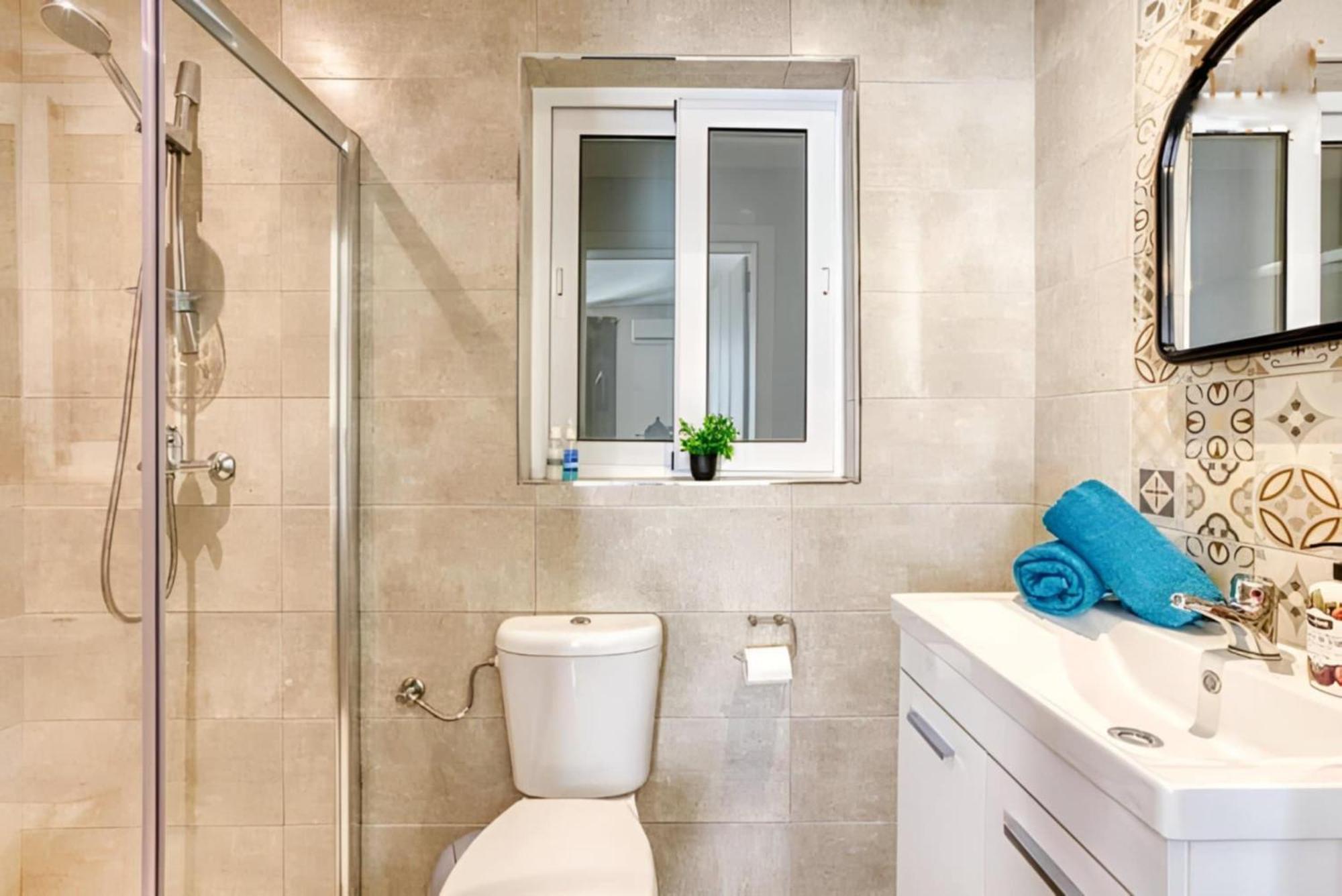 Large, 3 Bedroom Apartment In Marsascala マルサスカーラ エクステリア 写真