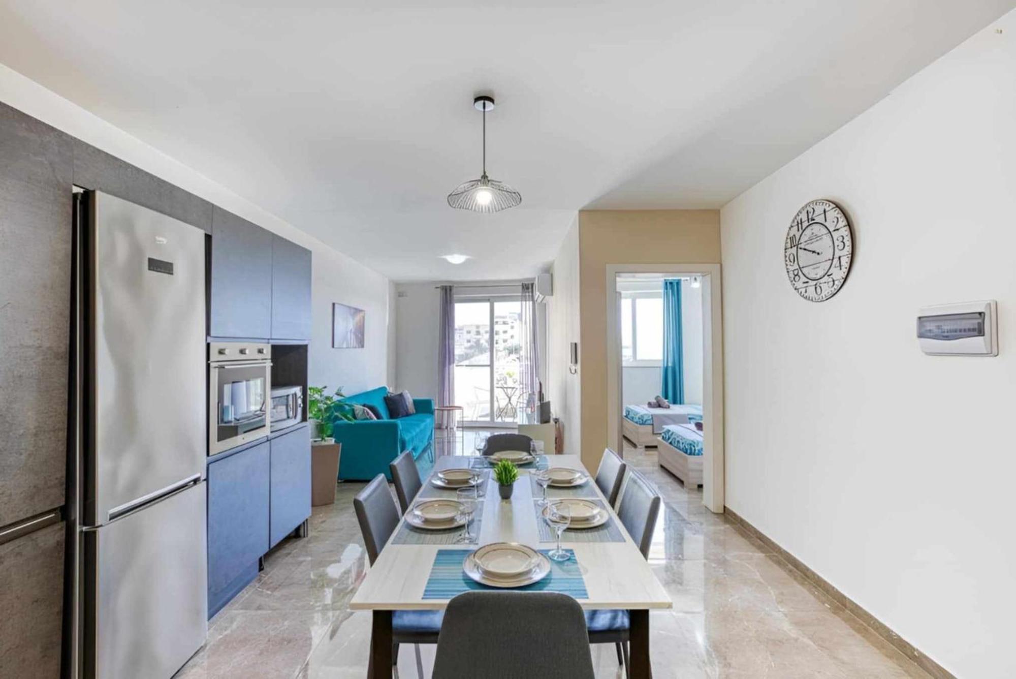 Large, 3 Bedroom Apartment In Marsascala マルサスカーラ エクステリア 写真